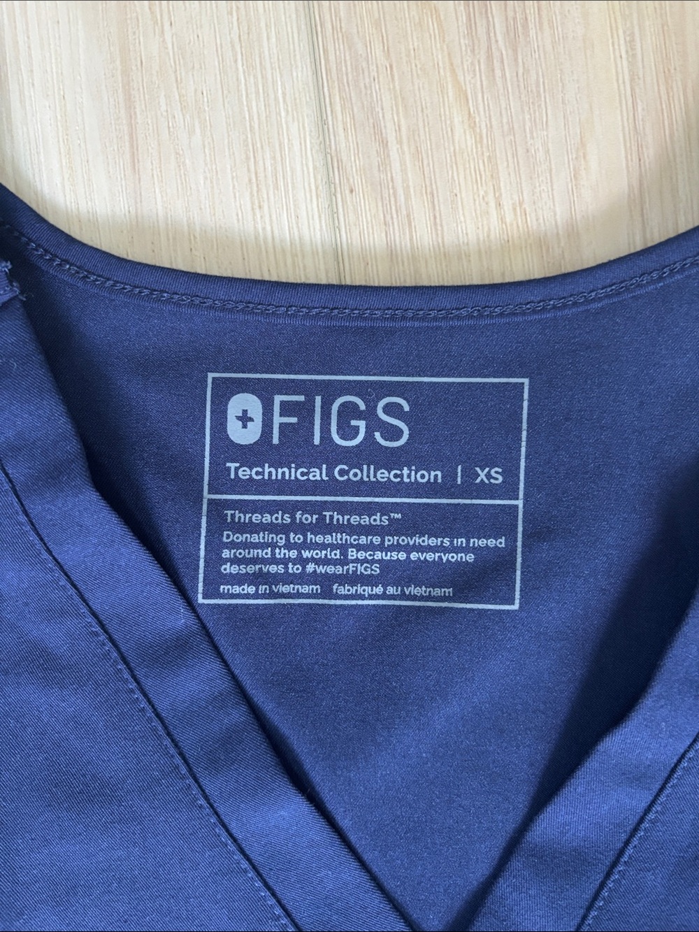 Figs Women's Navy Catarina Scrub Top & Zamora Jogger XS/XSP - Picture 5 of 5